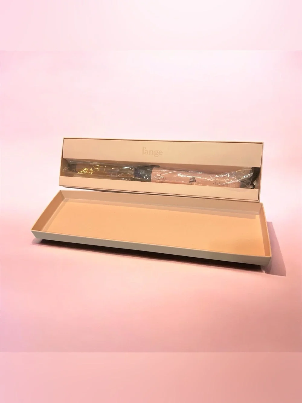 Lange Pink and Gold Powder Brush in Blush Pink